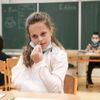 Testování na koronavir covid-19 na školách, škola, žáci, školství, učitelé, antigenní test, výuka
