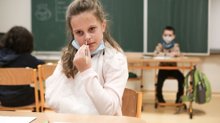 Děti se v září třikrát otestují na koronavirus, jinak budou muset nosit respirátor; Zdroj foto: Jakub Plíhal