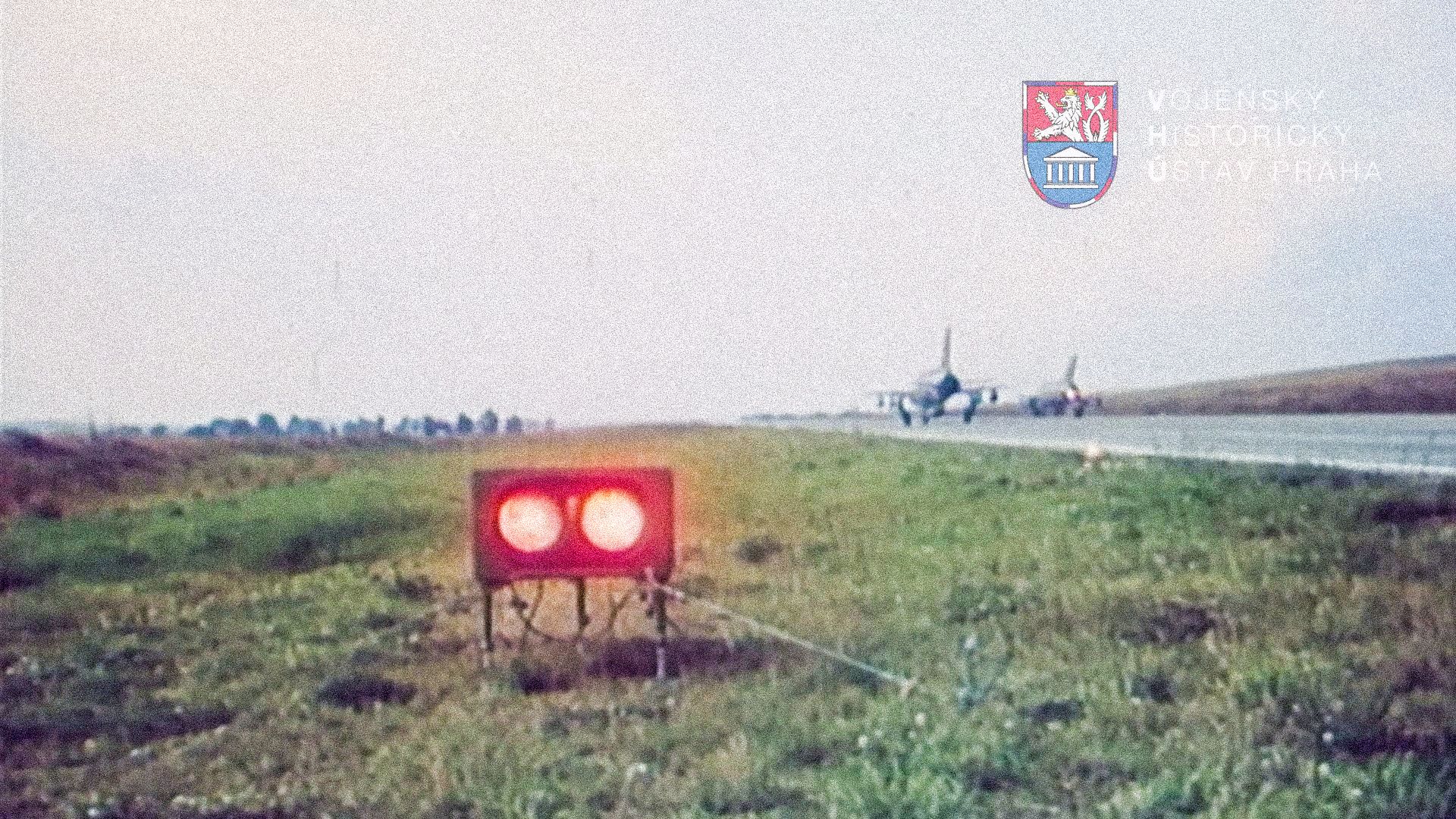 Dodatek, Film, Dálnice, Dálnice D1, Československý armádní film, přistávací plocha, Auto, historie