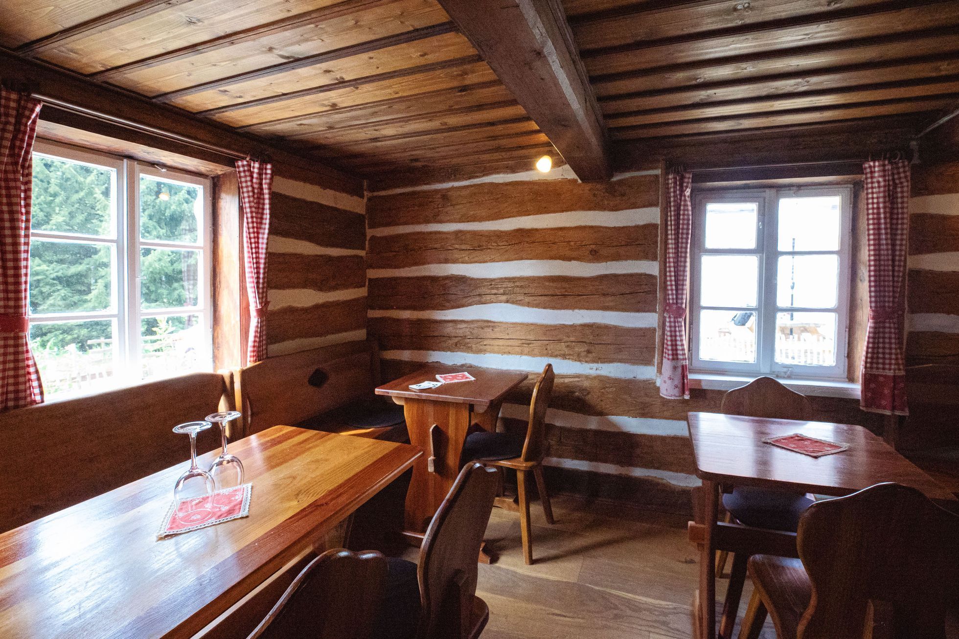 Restaurace & Penzion Hlučov, Kokořínsko