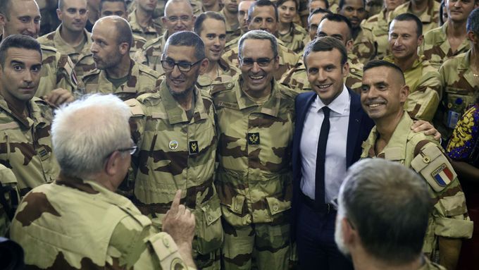 Francouzský prezident Emmanuel Macron v Mali.