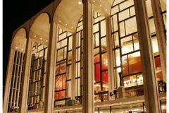 Newyorská Metropolitní opera odvolala dirigenta obviněného ze zneužívání nezletilých chlapců