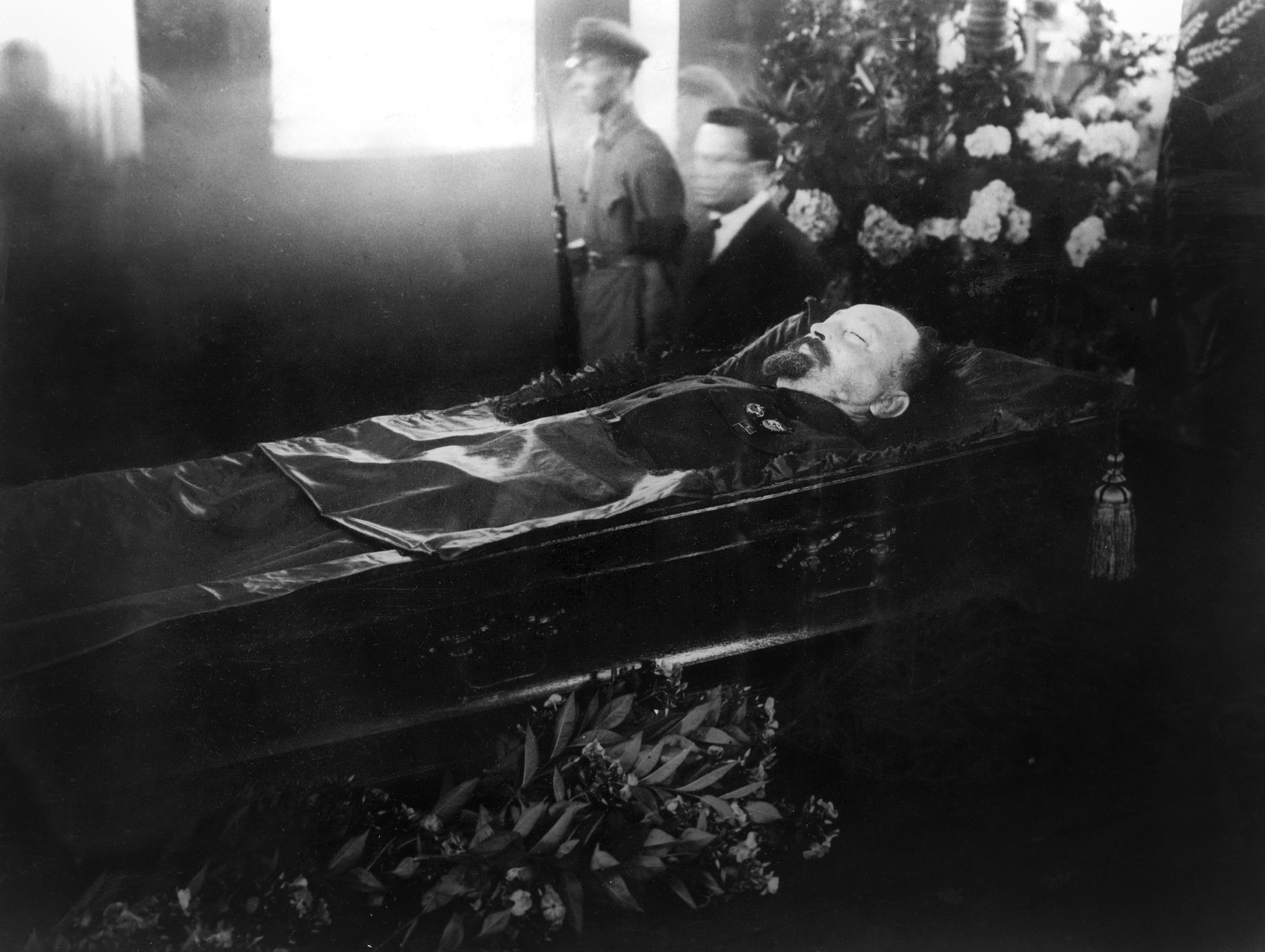 Felix Edmundovič Dzeržinskij, Čeka, Všeruská mimořádná komise pro boj s kontrarevolucí a sabotáží, VČK, SSSR, komunismus, historie, zahraničí