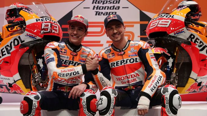 Honda letos nasadila jeden z nejsilnějších továrních týmů v celé historii šampionátu. Marc Marquez a Jorge Lorenzo mají dohromady dvanáct titulů mistra světa, z toho osm v MotoGP.