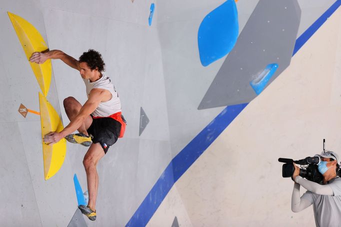 Sportovní lezec Adam Ondra ve finále na OH 2020