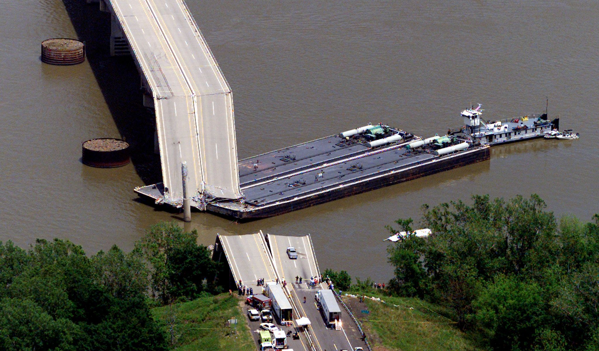 17_Foto_I-40 Bridge Webbers Falls, Oklahoma  May 26, 2002