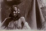 Portrét súdánské dívky zachycený na jedné z cest Josefa Colloredo-Mannsfelda.