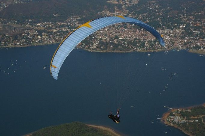 Krásné výhledy na mexické pobřeží, to je MS v paraglidingu.