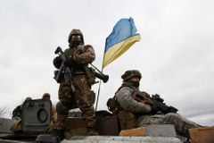 Na východě Ukrajiny padli dva vojáci, 14 je zraněných