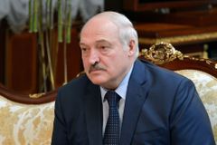 Diktátor Lukašenko udeřil na poslední nezávislé médium. Zakázal i zprávy o protestech