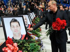 Z rozloučení s hokejisty se stala v Rusku i Česku celonárodní tryzna.