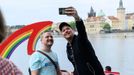 Návštěvníci Střeleckého ostrova v centru Prahy, kde byl zahájen 15. ročník festivalu sexuálních menšin Prague Pride, 28. července 2025, Praha.