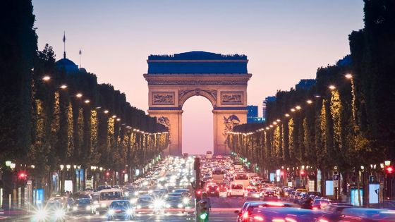 Doprava na pařížské Avenue des Champs-Élysées