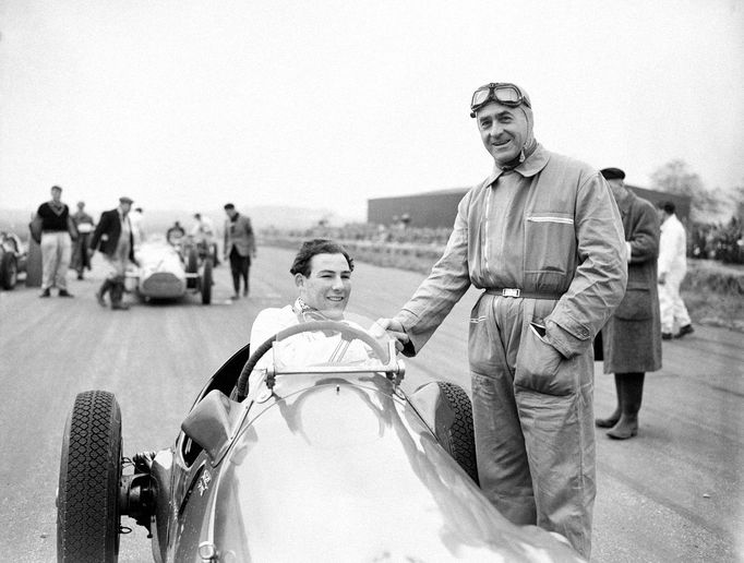 Louis Rosier
Závody ve Formule 1 v 50. letech dvacátého století.