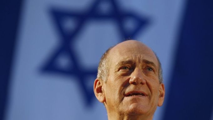 Dosluhující Olmert prakticky zastavil mírový proces s Palestinci a poslední rok se soustředil téměř výhradně na obhajobu svého korupčního chování.