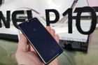 Nový telefon P10/P10 Plus od Huawei výrazně změnil design, a více tak připomíná iPhone 7. Čtečka otisků přesunutá na přední stranu telefonu slouží jako univerzální ovládací tlačítko. V Česku se bude prodávat za 16 tisíc korun.
