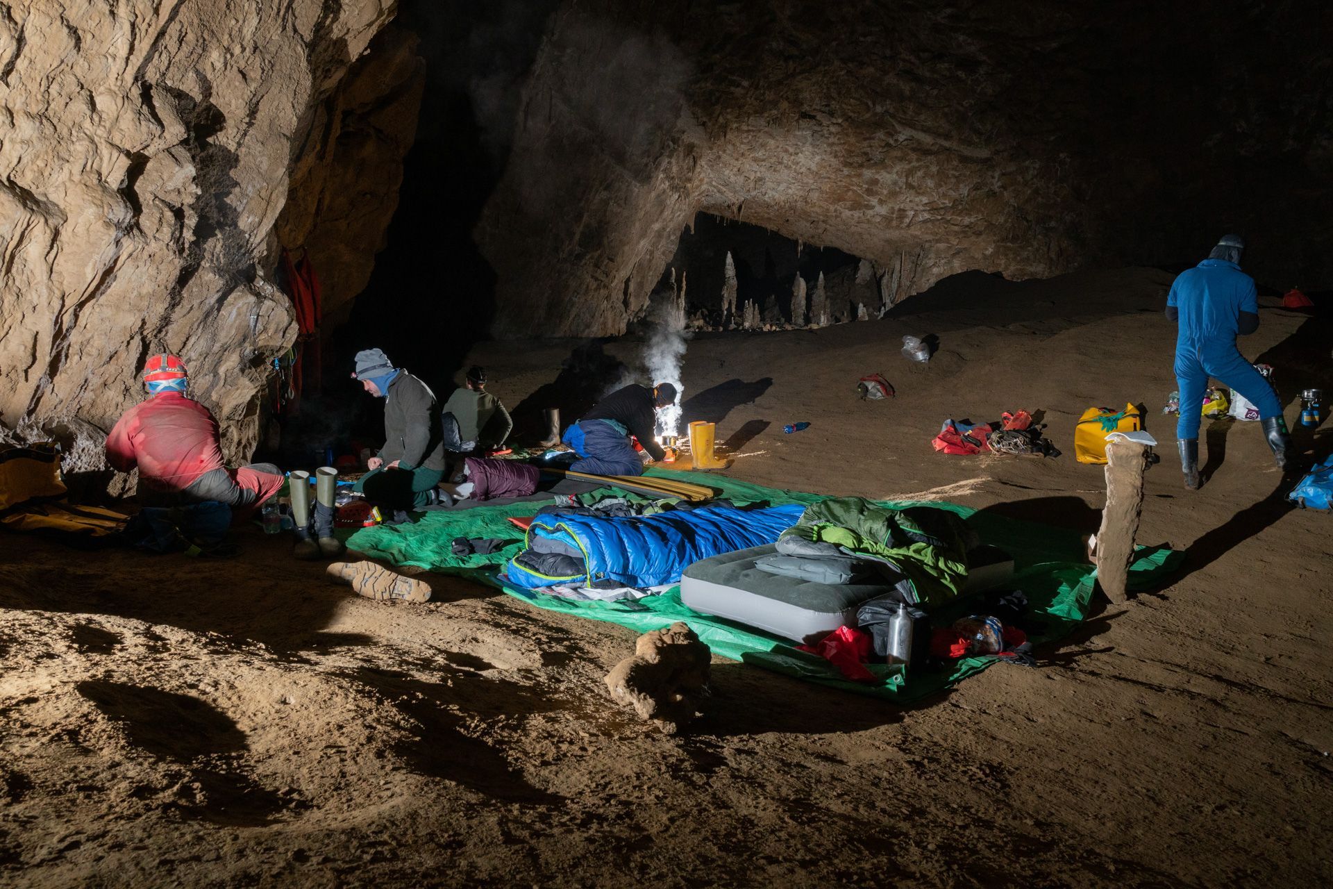 Petr Šimon Janíček: čeští speleologové zkoumají slovinskou jeskyni Kačna jama