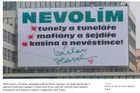 Nevolím mafiány a nevěstince, píše Havel na billboardu
