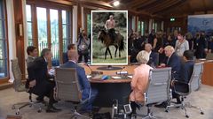 Lídři na summitu G-7 žertovali o Putinově polonahé fotce