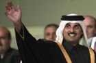 Katarský emír abdikoval ve prospěch syna Tamima