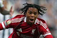 Divočina v Anglii. Newcastle v deseti smazal ztrátu 0:2, pak ho potopil dorostenec