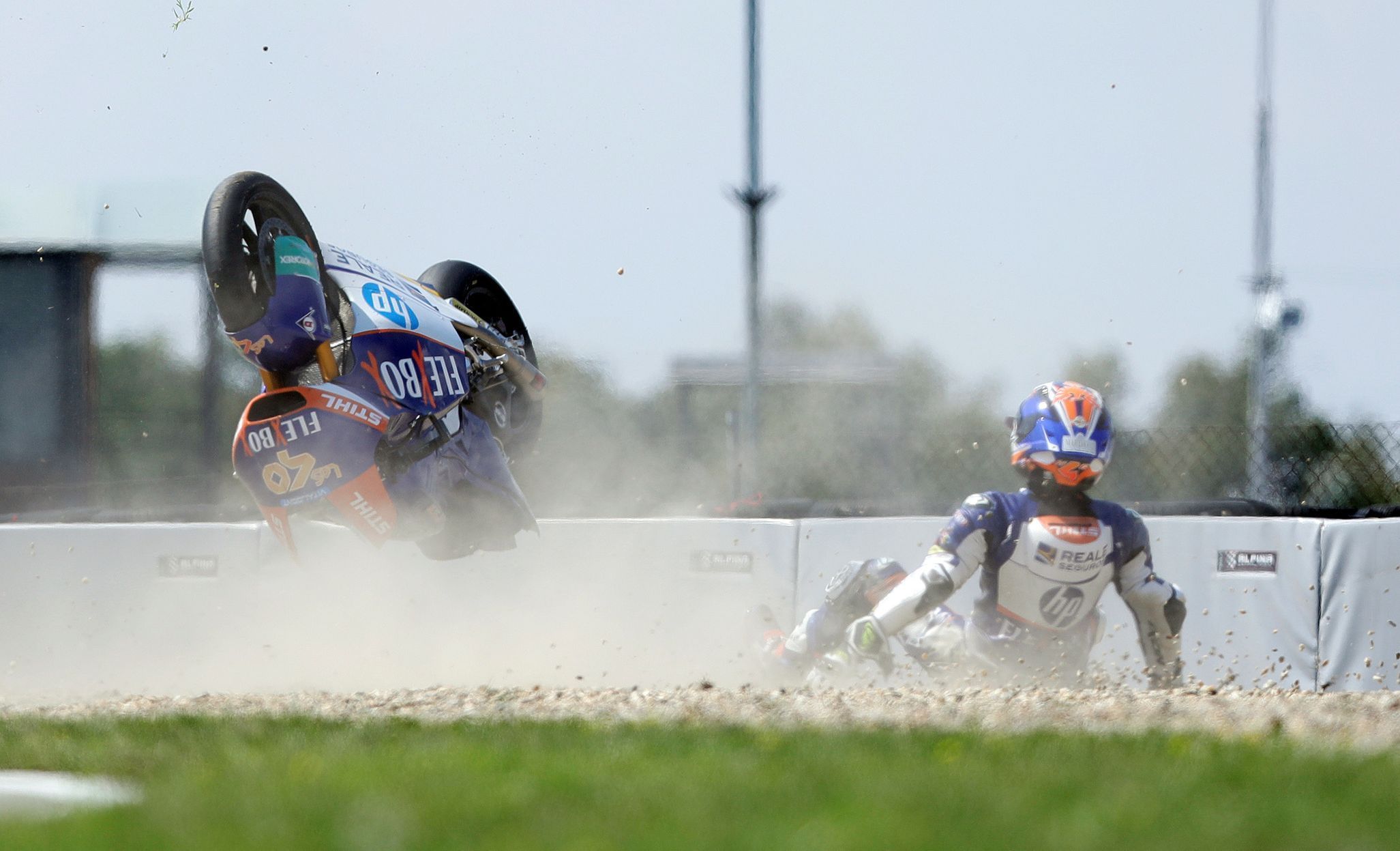 Pád Hectora Garza v Grand Prix České republiky třídy Moto2 v Brně 2020