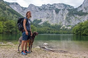 Na Vinohradech mají psí kavárnu. Jezdí sem pejskaři z celého Česka, říkají manželé