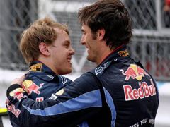 Takhle se asi Vettel s Webberem hned tak objímat nebudou. 