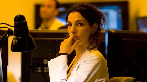 Hanks znovu luští symboly. V Andělích a démonech