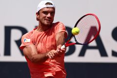 Osmá skreč od US Open. Macháčovy trable pokračují, v Ženevě vzdal Norriemu