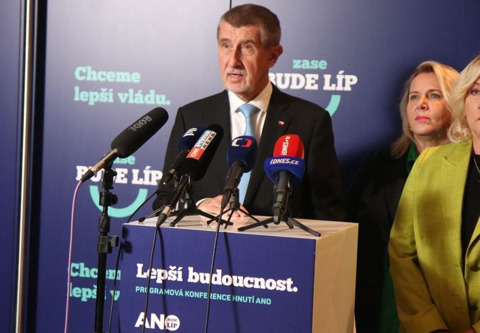 Předseda ANO Andrej Babiš na tiskové konferenci, kde oznámil, že jedničkou kandidátky do Evropského parlamentu bude patrně Kateřina Dostálová