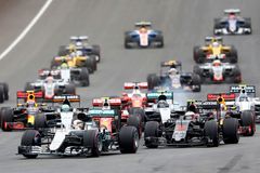 Formule 1 živě: Po havárii oslavence Vettela v Rakousku triumfoval Mercedes