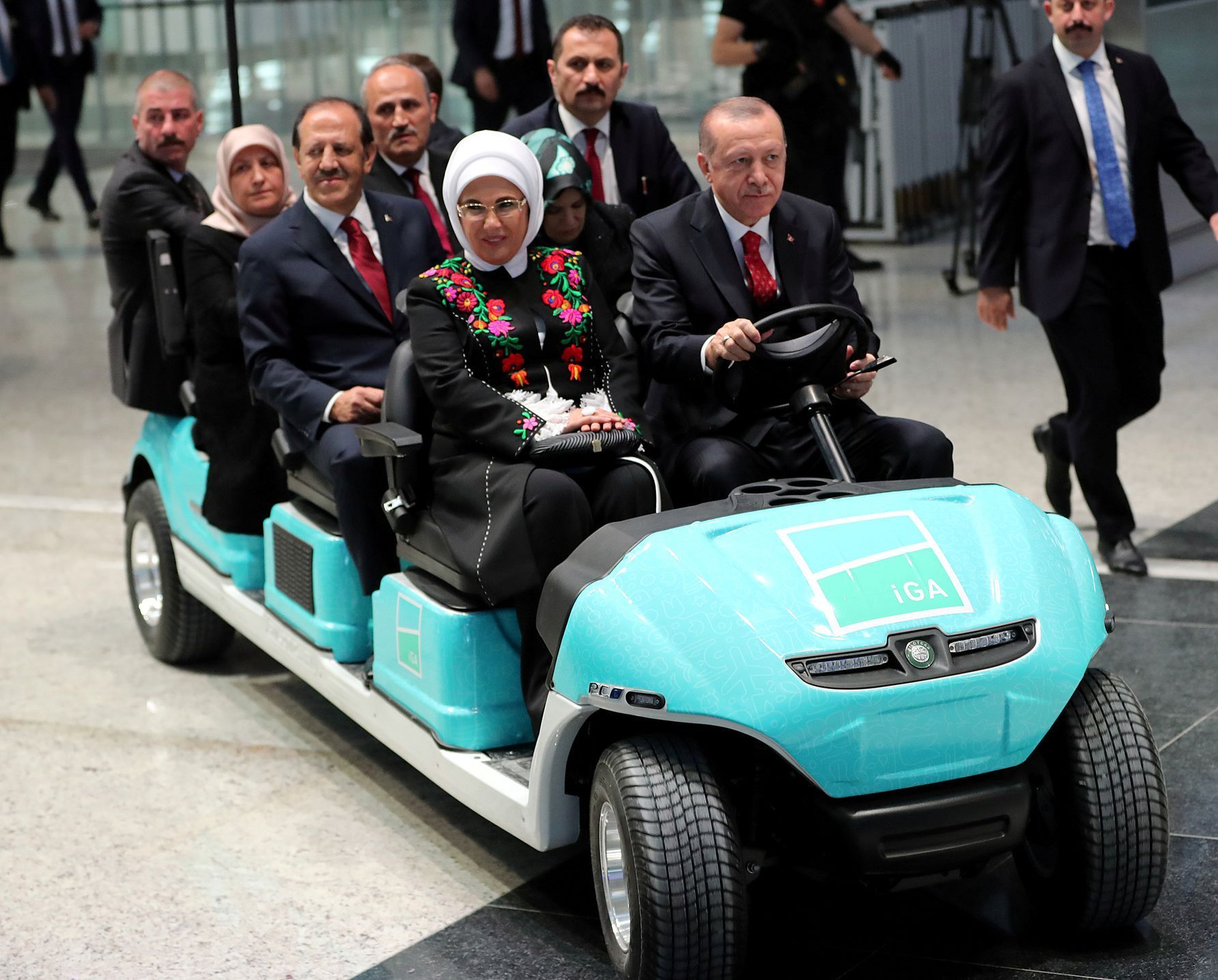 Erdogan otevírá nové letiště v Istanbulu