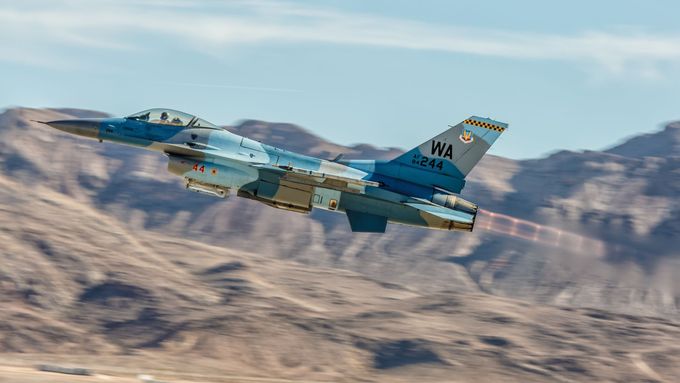 Americká stíhačka F-16 - ilustrační foto.