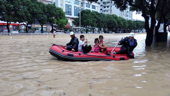 Tajfun Megi zaplavil východní Čínu.