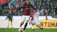 Jaroslav Zelený a Lukáš Masopust v derby Sparta - Slavia ve 27. kola Fortuna: Ligy