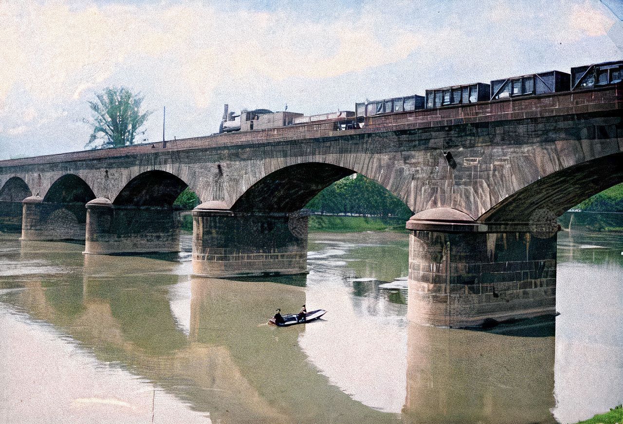 Tenkrát, Praha, historie, Domácí