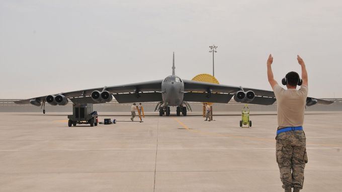 Tornáda i B-52, které válčily ve Vietnamu. Podívejte se, co nasadili spojenci proti islamistům