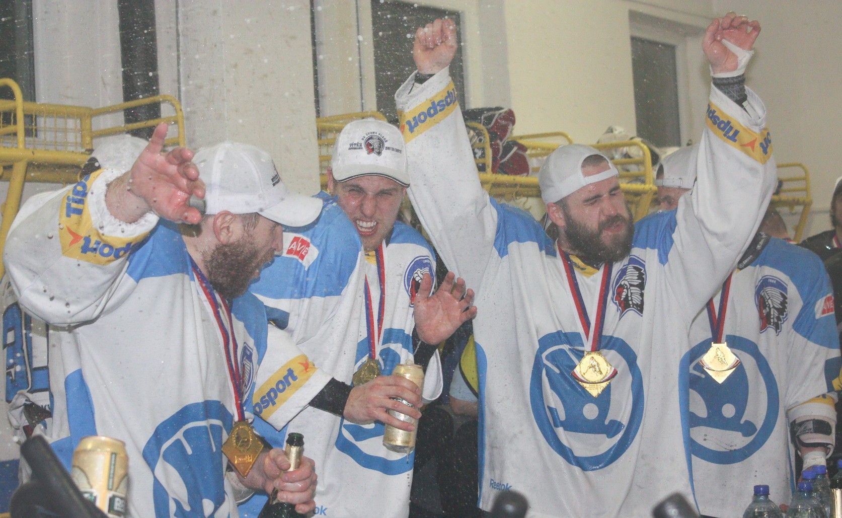 Hokej, Zlín - Plzeň: Vojtěch Mozík, Nicholas Johnson