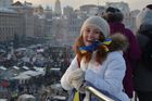 Protesty na kyjevském náměstí Majdan vypukly v listopadu 2013 poté, co vláda tehdejšího ukrajinského prezidenta Viktora Janukovyče odmítla podepsat dlouho připravovanou asociační dohodu s Evropskou unií.