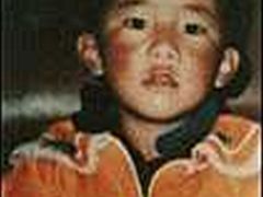 Jediná známá fotografie pančenlámy Čhökji Ňima pochází z doby, kdy mu bylo šest let. Od té doby ho čínská vláda izoluje od okolního světa.