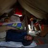 Ve stejném táboře pro oběti zemětřesení pobývá i Kamal Bahadur Suwal, který trpí zrakovým postižením.