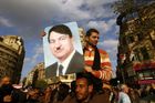 Káhirou pochoduje obří průvod, Mubarak je nad propastí