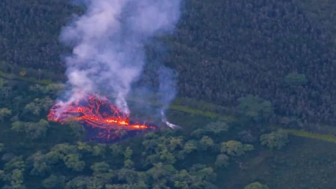 Havajská sopka Kilauea nabírá na síle, odejít do bezpečí musejí další stovky lidí