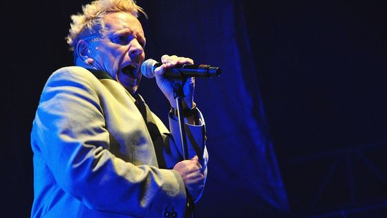 Šílenci z Balkánu a legenda Sex Pistols rozjeli Colours 2011