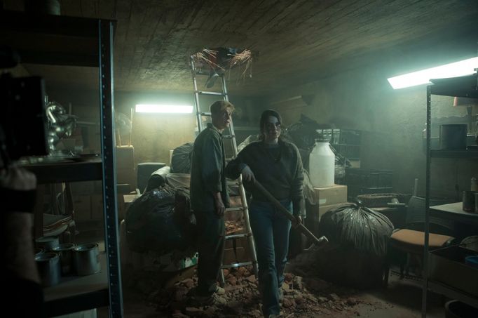 Německý thriller Cihla měl na Netflixu premiéru 10. července. Natáčel se v pražských barrandovských ateliérech.