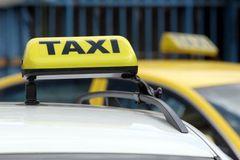 Taxislužby bojují o tři A. Vítězí stará "áčka"