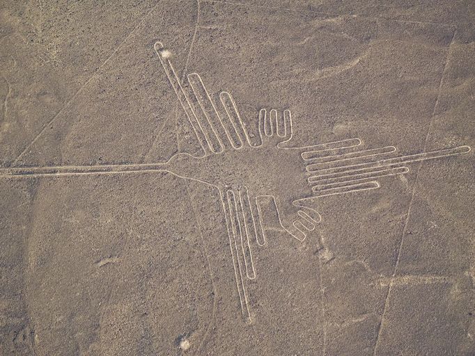 jeden z mnoha obrazců na náhorní plošině Nazca, Peru