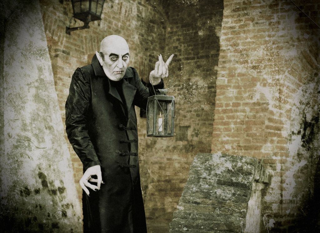 Bolek Polívka v kalendáři PROMĚNY 2012 jako filmový upír Nosferatu režiséra F.W. Murnaua z roku 1922