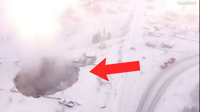 Na Sibiři se objevila "brána do pekla". Nedaleko populárního lyžařského střediska došlo k sesunu půdy